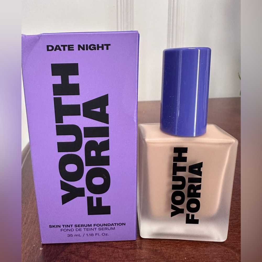 Youth Foria Skin Tint Foundation - light